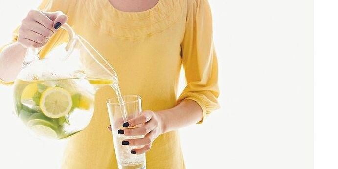 limonina voda pomaga očistiti telo